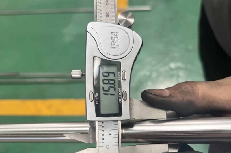SS pipe magnetic particle inspection