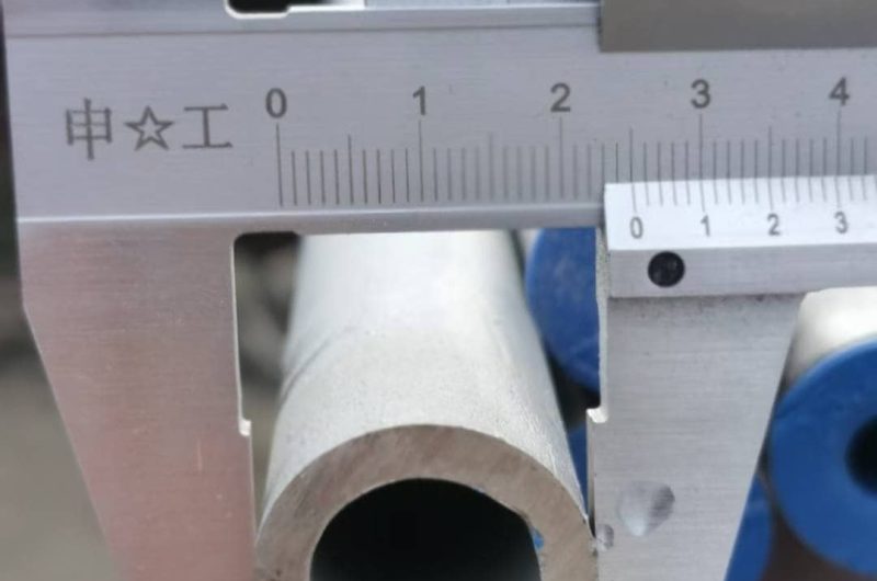 cleanroom inspection of medical-grade SS pipe