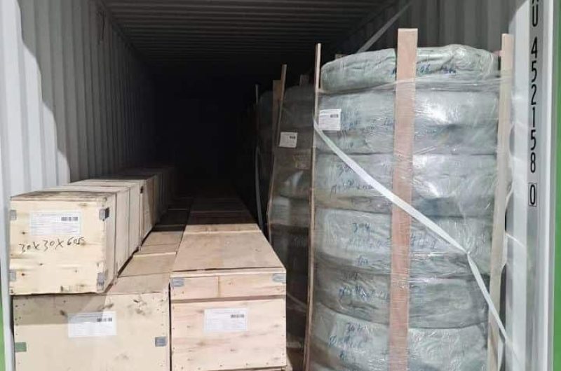 loading stainless tube bundles