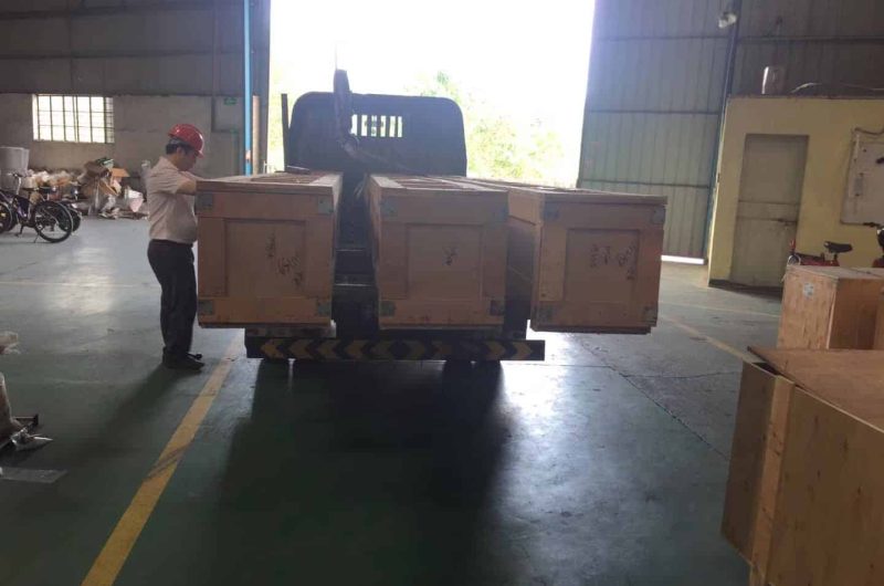 stainless tube cargo loading by crane