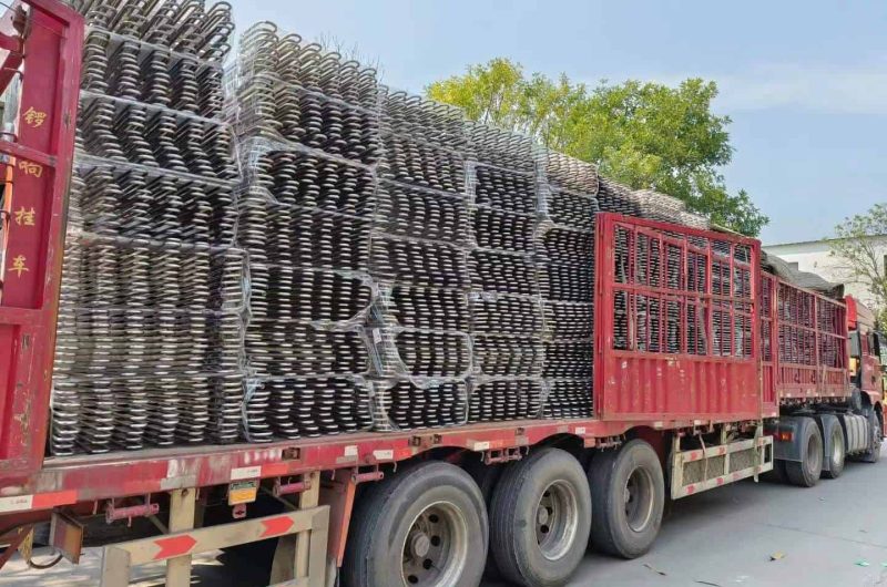 pipe loading with protective packaging