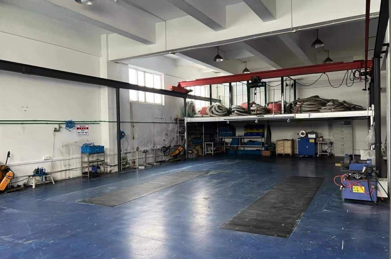SS pipe factory with polishing and cutting services