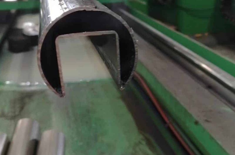 stainless pipe production factory offering seamless and ERW