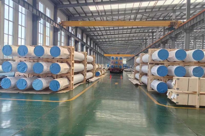 stainless pipe packaging with end protectors