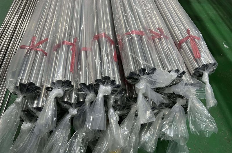 steel pipe shrink wrapped for shipping