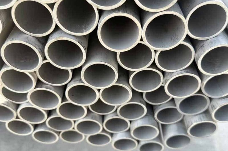 seamless pipe with beveled ends